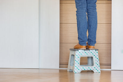 Vigar Compact Foldable 32cm Stool (Multiple Colours)
