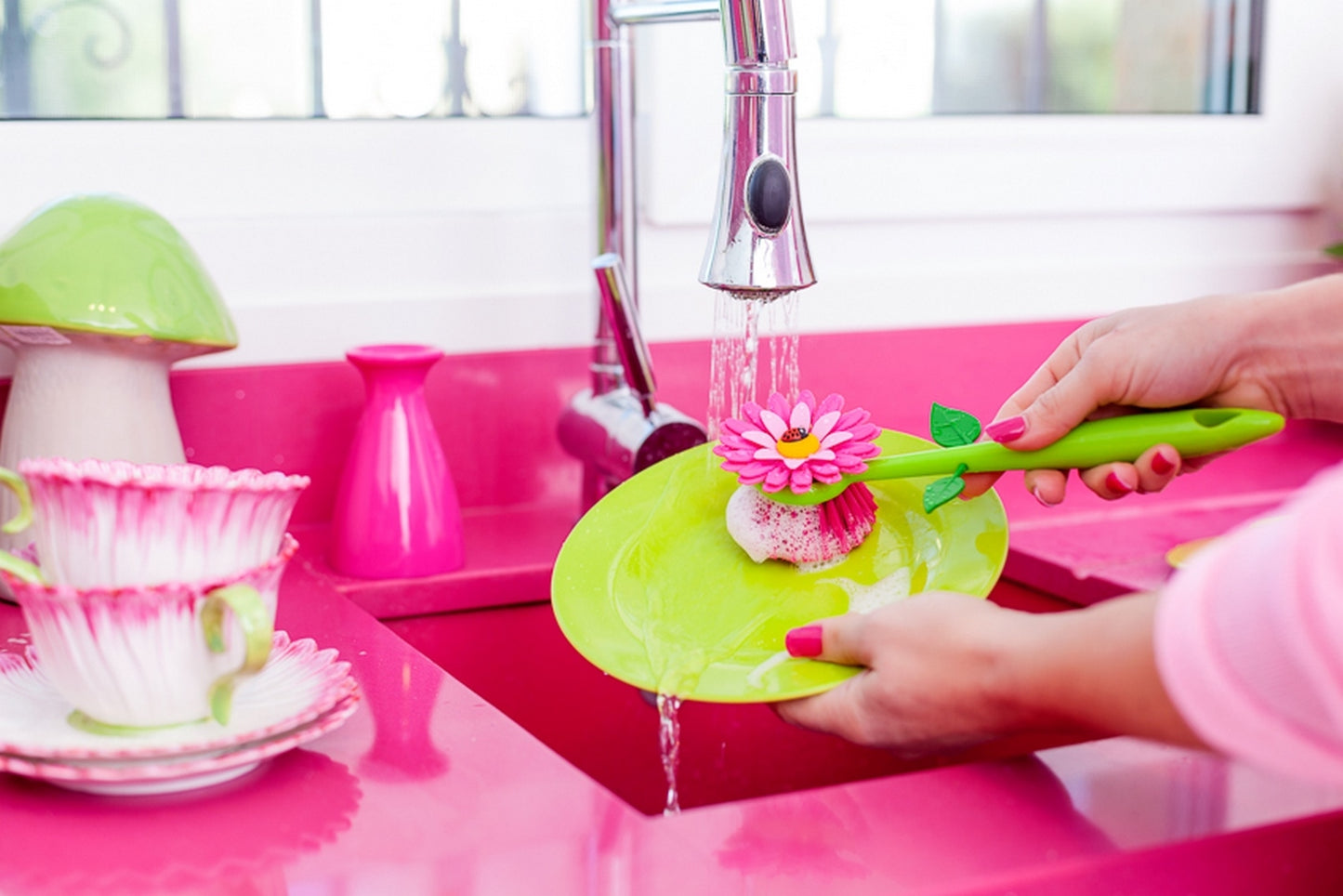 Vigar Flower Power Set (Gloves, Pink Dish Brush With Vase, Sponge Holder)